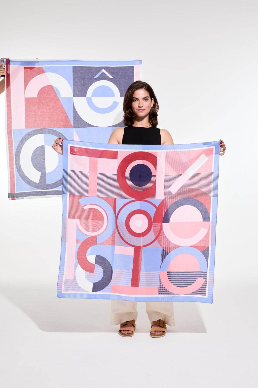 RED BLUE TAPOESIE SQUARE