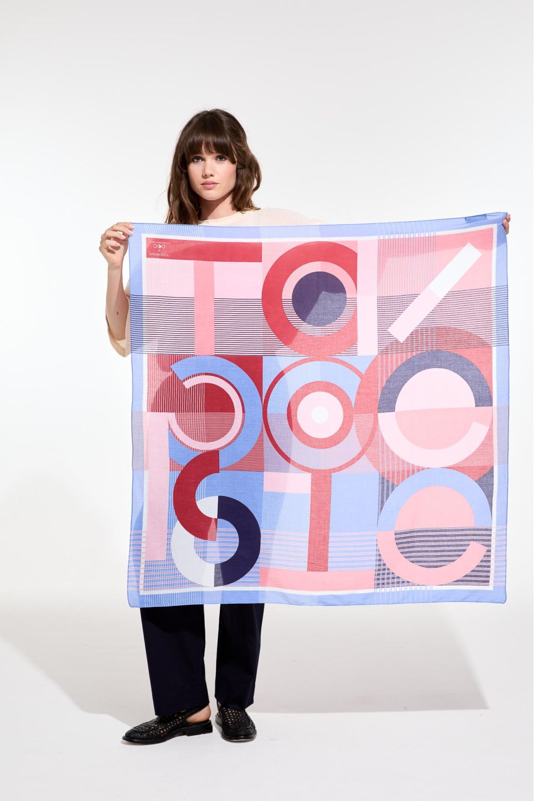 RED BLUE TAPOESIE SQUARE